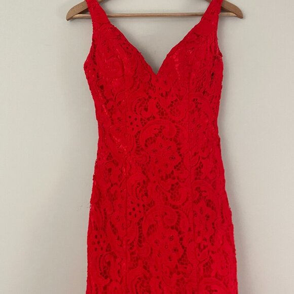 Mac Duggal Red Floral Eyelet Tulle Formal Ball Gown Size 6 - Picture 4 of 8